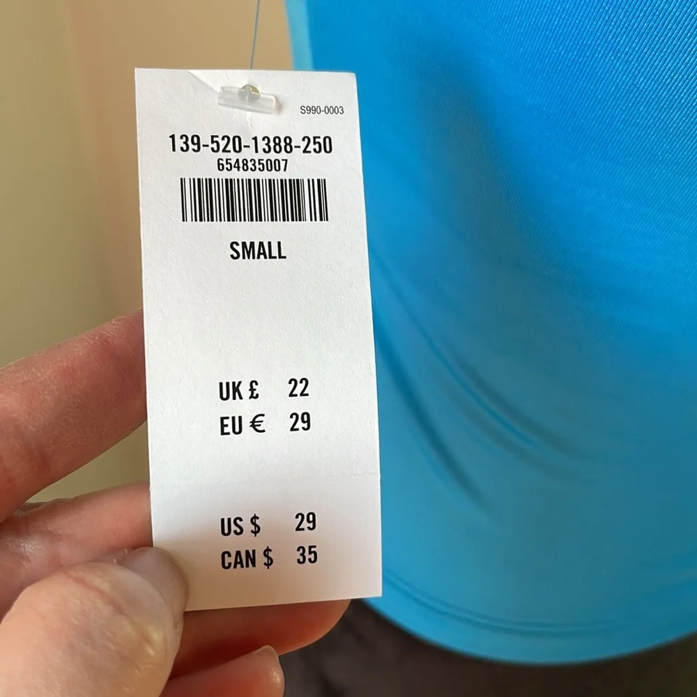 Abercrombie & Fitch small cropped top - Picture 6 of 6
